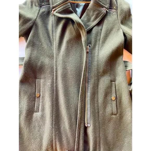 Kenneth Cole Women's Wool Blend Belted Olive Green Coat with Zipper Details Sz 8